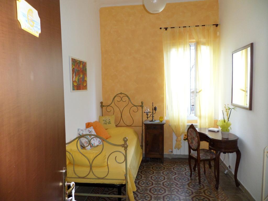 I Colori Di Mag Bed & Breakfast La Spezia Room photo